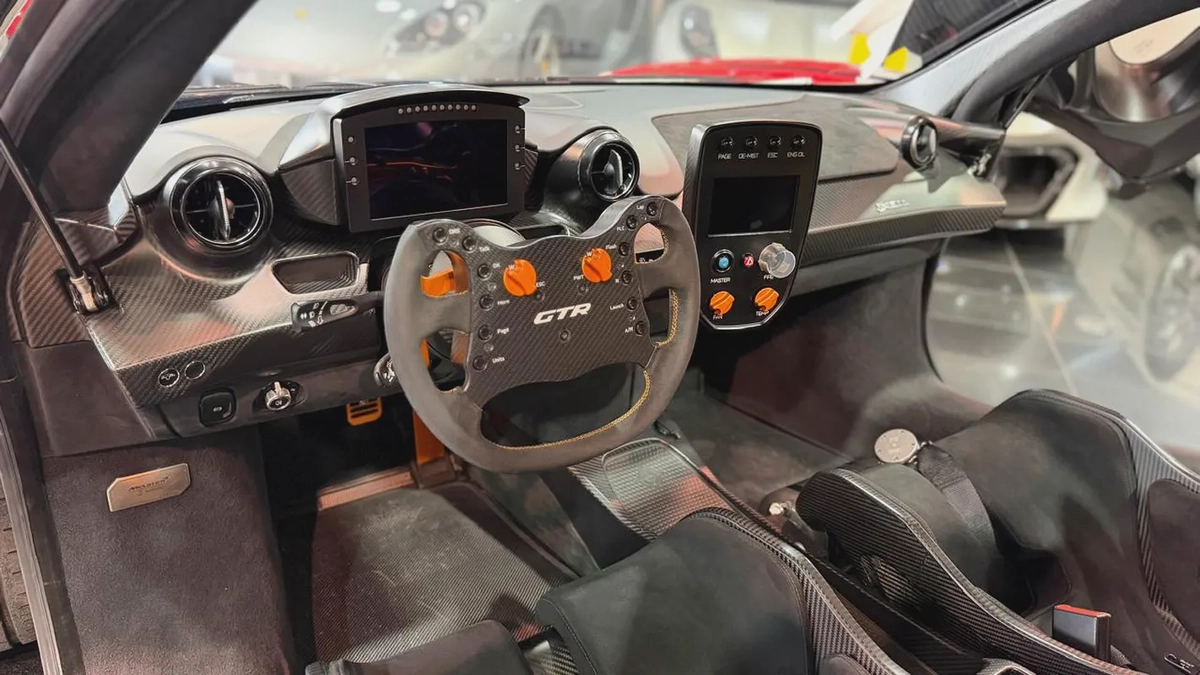 MCLAREN SENNA GTR LANZANTE. ROAD LEGAL, GTR CHASSIS, NO 1 OUT OF 75-3-3