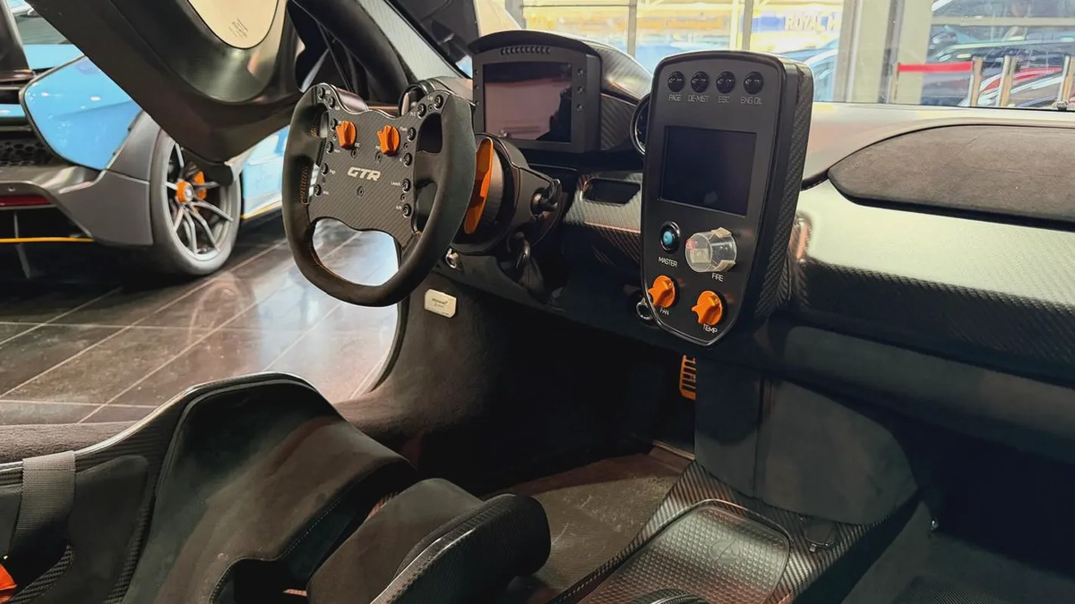 MCLAREN SENNA GTR LANZANTE. ROAD LEGAL, GTR CHASSIS, NO 1 OUT OF 75-8-8