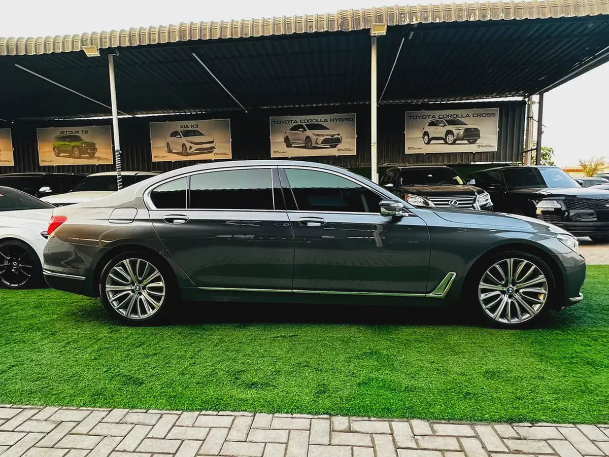 BMW 7-Series 740Li 2017 | GCC Specs | Pristine Condition-3-3