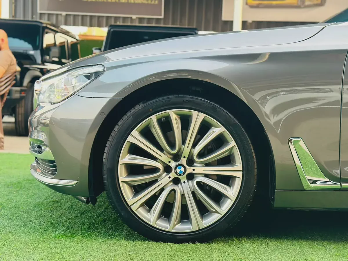 BMW 7-Series 740Li 2017 | GCC Specs | Pristine Condition-4-4