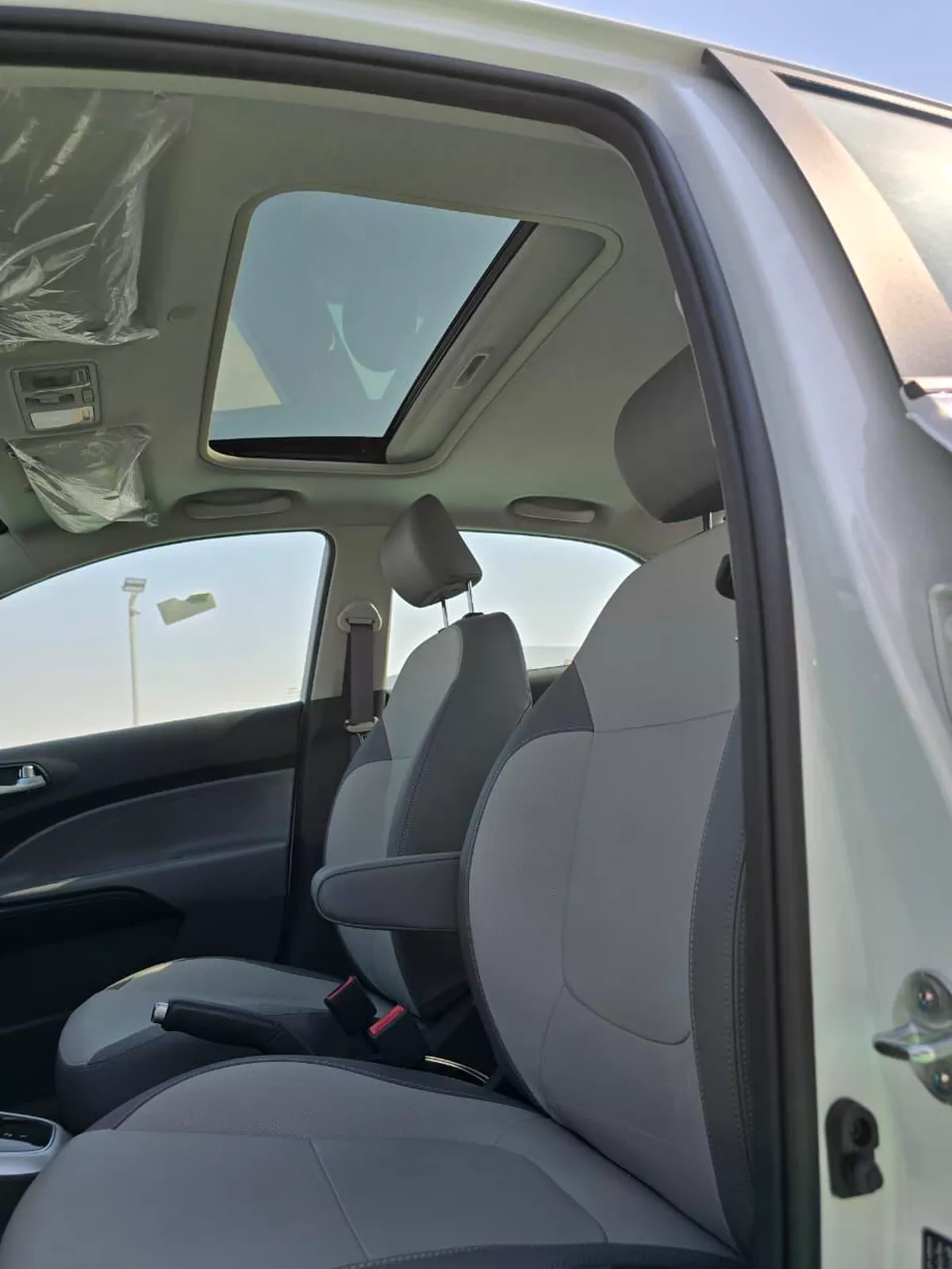 KIA PEGAS WHITE PETROL-7-7