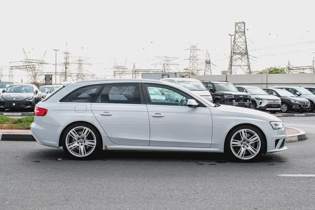 2014 - AUDI RS4 - SUPER CLEAN - LIKE NEW - ONLY 56,000 KM-4-4