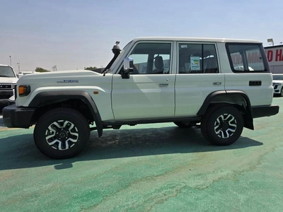 Toyota Land Cruiser 70 LX 4.0L (5 DOOR)-2