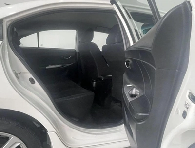 Toyota Yaris SPORT 1.5L-4 CYL - EXCELLENT CONDITION-10
