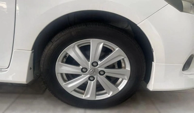 Toyota Yaris SPORT 1.5L-4 CYL - EXCELLENT CONDITION-7
