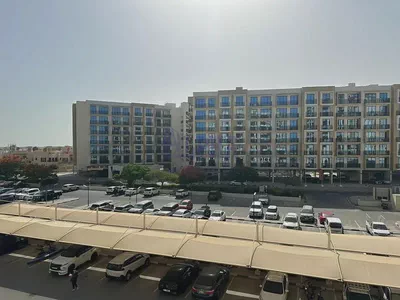 Parking view| Spacious Balcony|Vibrant Apartment-0