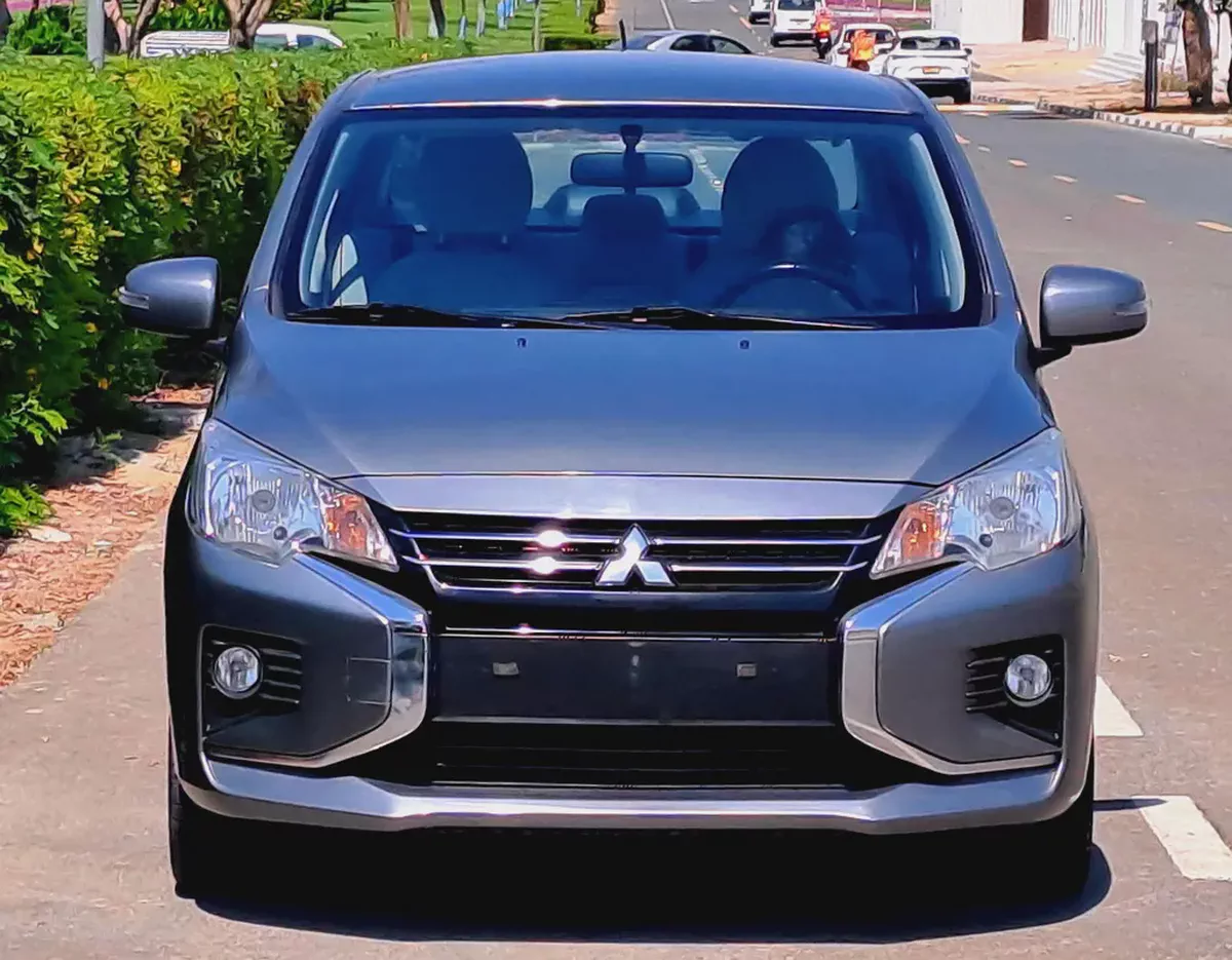 GLX MEDIUM LINE TRIM, 1.2L, GCC, ACCIDENT FREE, (375/-MONTHLY)-2-2