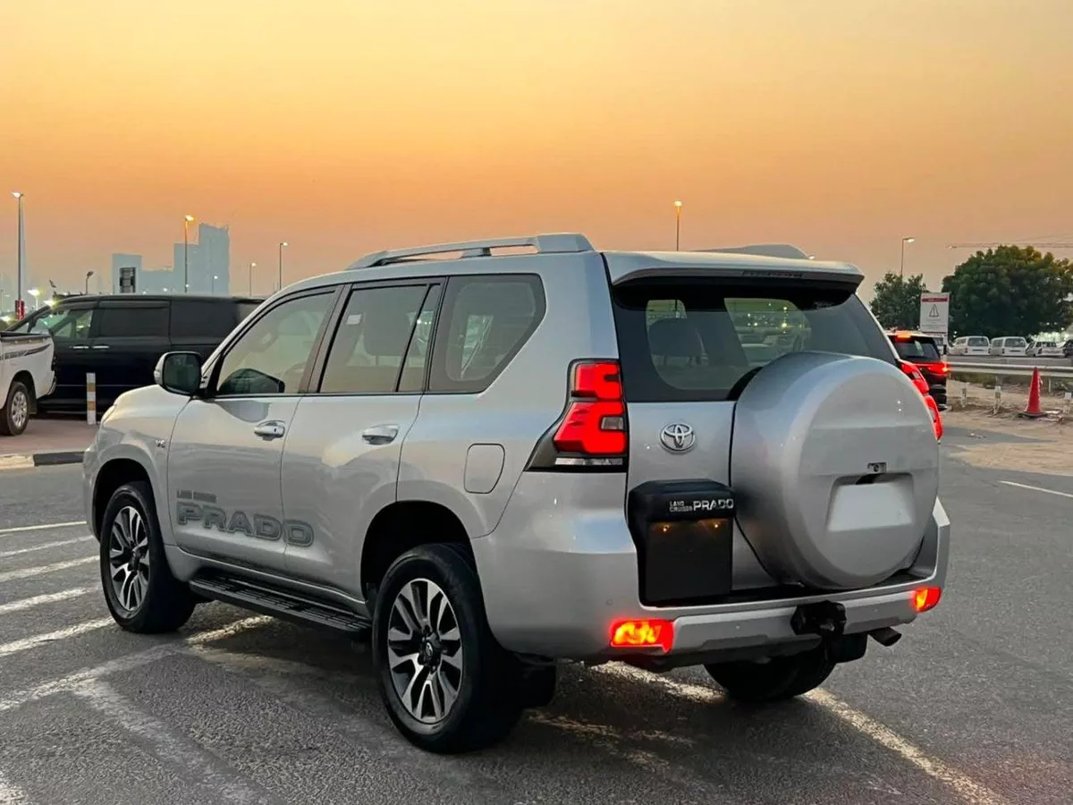 Toyota Prado  2022 Toyota Prado Full Option – GCC Specs-4-0