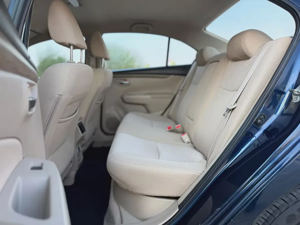 Suzuki Ciaz 2023 GCC Specs - Premium Condition With Low KM Perfect Family 4 Cylinder Sedan-9-9