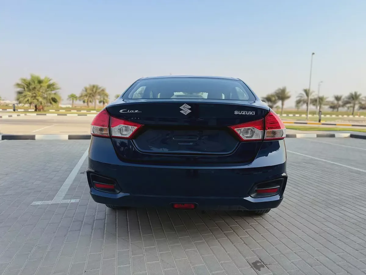 Suzuki Ciaz 2023 GCC Specs - Premium Condition With Low KM Perfect Family 4 Cylinder Sedan-17-17