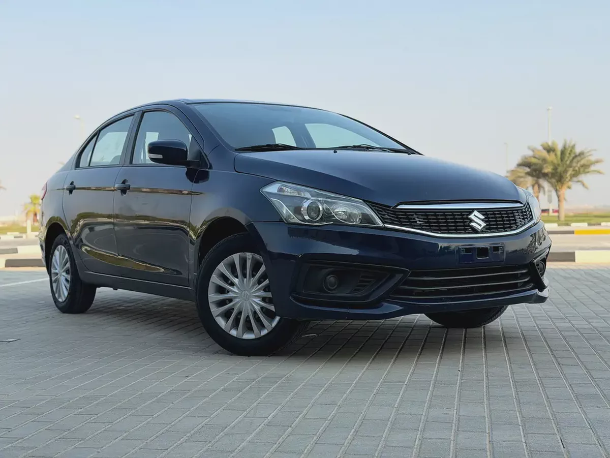 Suzuki Ciaz 2023 GCC Specs - Premium Condition With Low KM Perfect Family 4 Cylinder Sedan-3-3