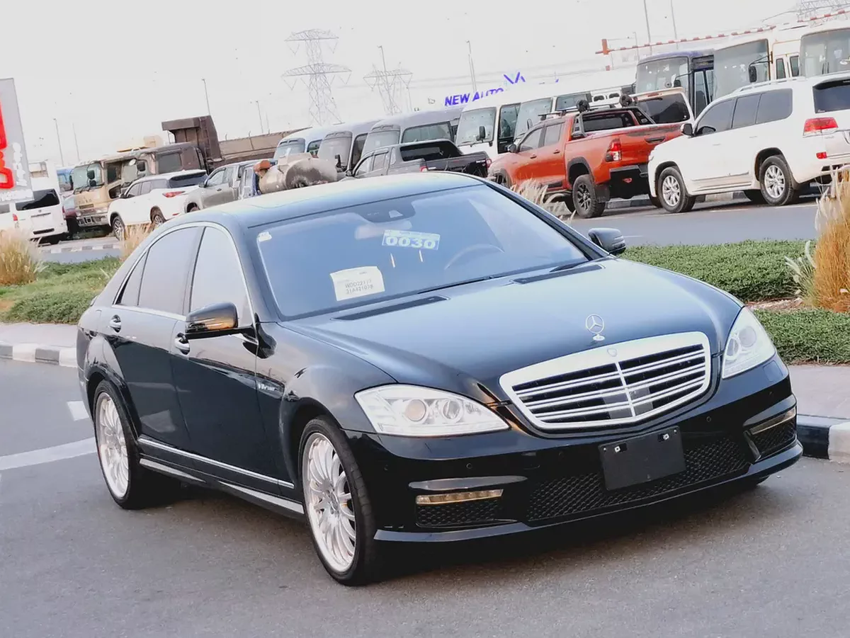 Mercedes-Benz S-Class S 550 2011 Japanese Specs - Pristine Condition