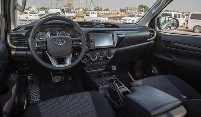 Toyota Hilux TOYOTA HILUX 2.4L MID OPTION A/T MY2025 FOR EXPORT-17