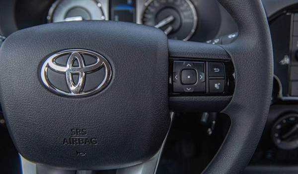 Toyota Hilux TOYOTA HILUX 2.4L MID OPTION A/T MY2025 FOR EXPORT