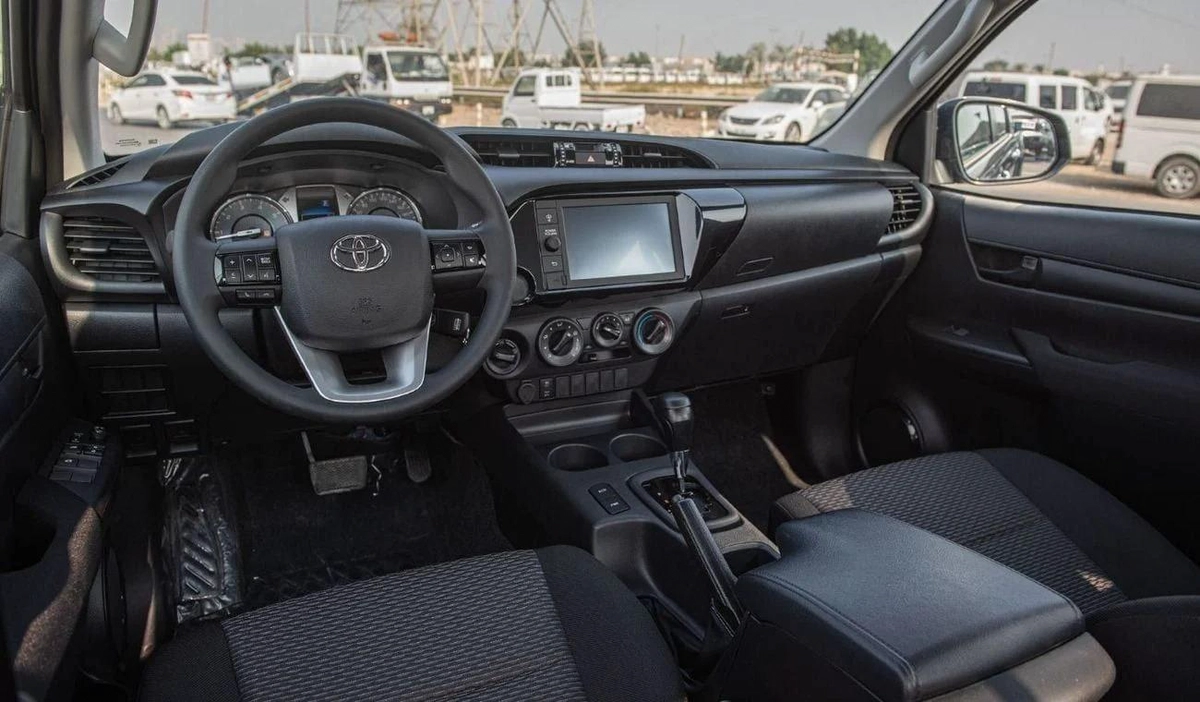 Toyota Hilux TOYOTA HILUX 2.4L MID OPTION A/T MY2025 FOR EXPORT-17-17