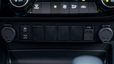 Toyota Hilux TOYOTA HILUX DC 2.4D AT 4X4 MY2025 – BLACK-13