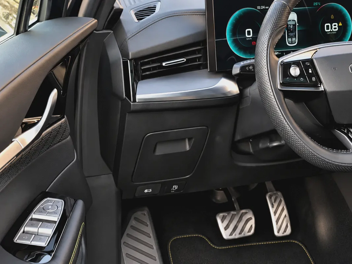 AED 1,148 P.M | MG WHALE | LUXURY | 2.0L TURBO | UNDER AGENCY WARRANTY | 2024 | GCC-8-8