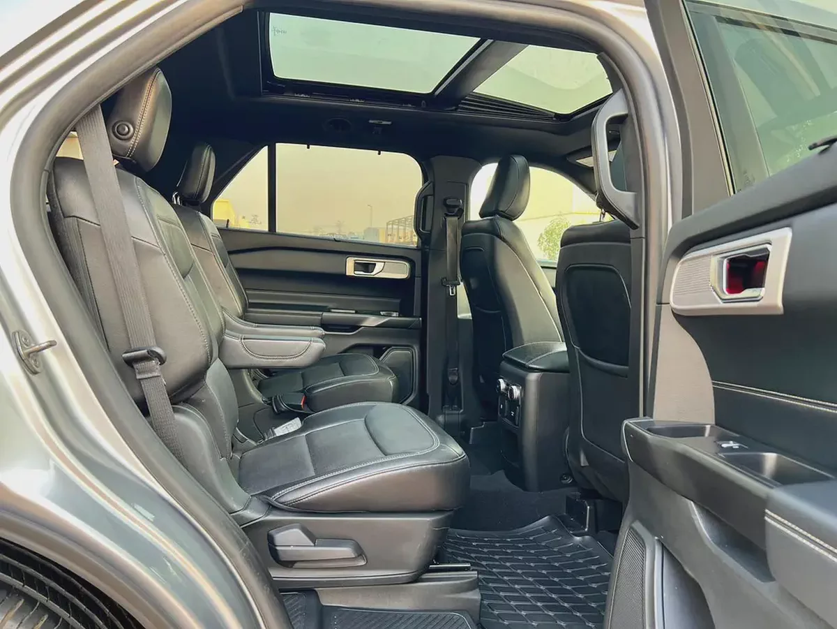 Ford Explorer Limited 2020 - American Specs - Excellent Condition-13-13