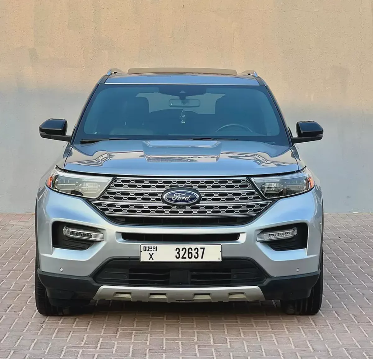 Ford Explorer Limited 2020 - American Specs - Excellent Condition