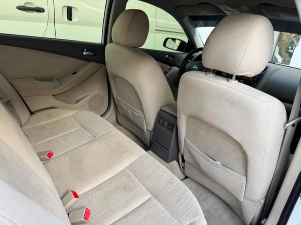 Gulf Specs 2012 NISSAN ALTIMA S 2.5Litre 4-Cylinder Mid Option