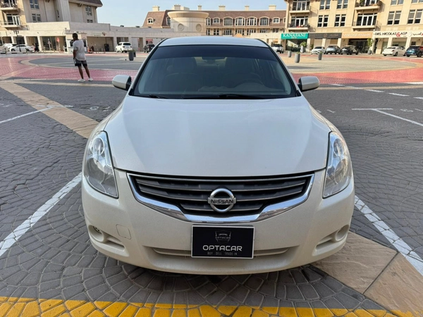 Gulf Specs 2012 NISSAN ALTIMA S 2.5Litre 4-Cylinder Mid Option
