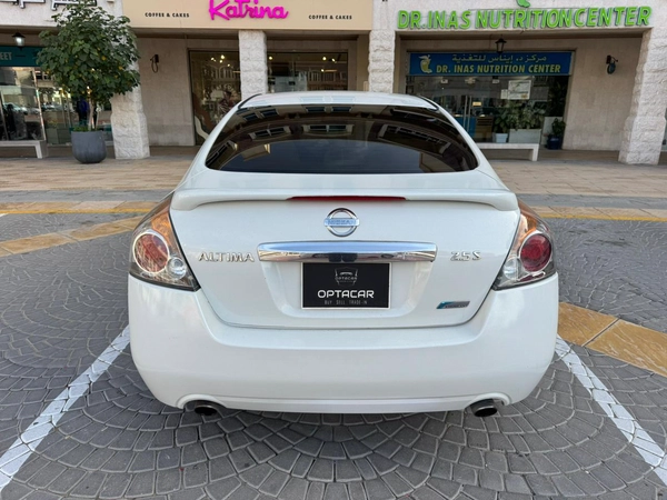 Gulf Specs 2012 NISSAN ALTIMA S 2.5Litre 4-Cylinder Mid Option