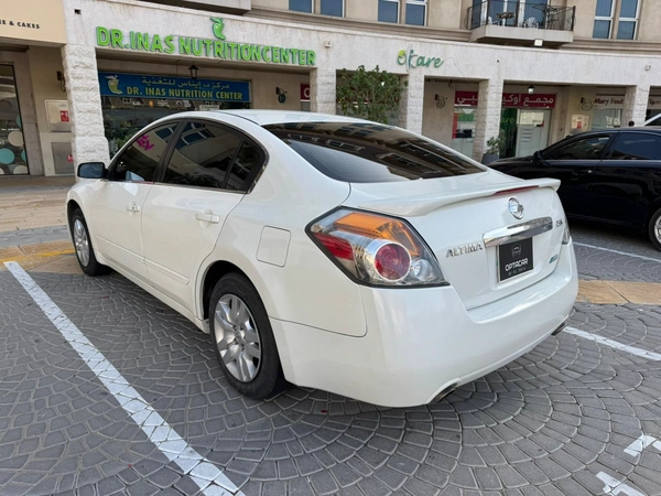 Gulf Specs 2012 NISSAN ALTIMA S 2.5Litre 4-Cylinder Mid Option