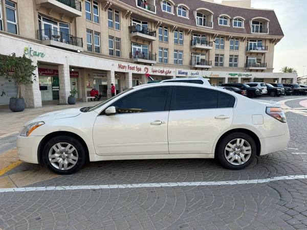 Gulf Specs 2012 NISSAN ALTIMA S 2.5Litre 4-Cylinder Mid Option