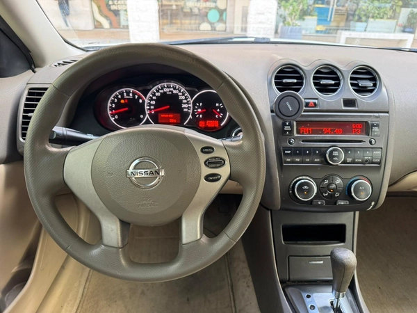 Gulf Specs 2012 NISSAN ALTIMA S 2.5Litre 4-Cylinder Mid Option