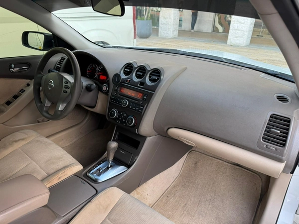 Gulf Specs 2012 NISSAN ALTIMA S 2.5Litre 4-Cylinder Mid Option