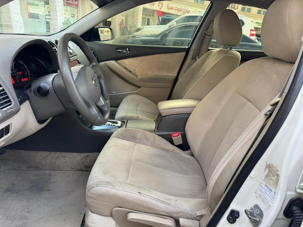 Gulf Specs 2012 NISSAN ALTIMA S 2.5Litre 4-Cylinder Mid Option