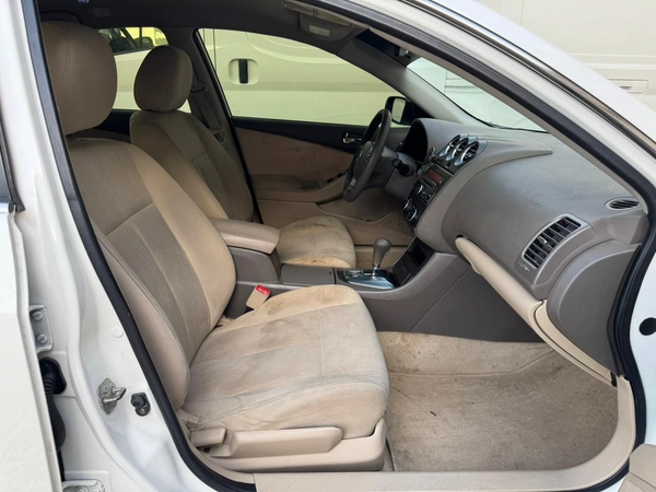 Gulf Specs 2012 NISSAN ALTIMA S 2.5Litre 4-Cylinder Mid Option