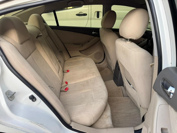Gulf Specs 2012 NISSAN ALTIMA S 2.5Litre 4-Cylinder Mid Option