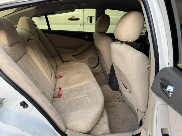 Gulf Specs 2012 NISSAN ALTIMA S 2.5Litre 4-Cylinder Mid Option