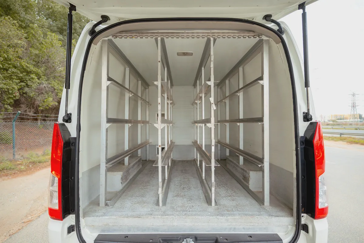 High Roof | Manual | Freezer Van | GCC Specs | Ref#T03523-6-6