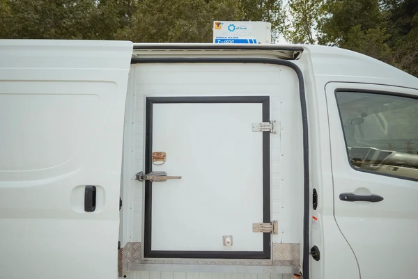 High Roof | Manual | Freezer Van | GCC Specs | Ref#T03523