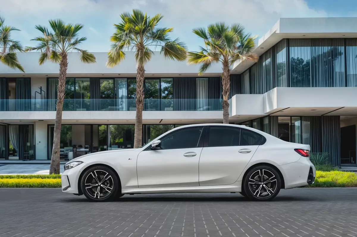 2,742 P.M |  3-series M-Kit | 0% Downpayment | Perfect Condition!-1-1