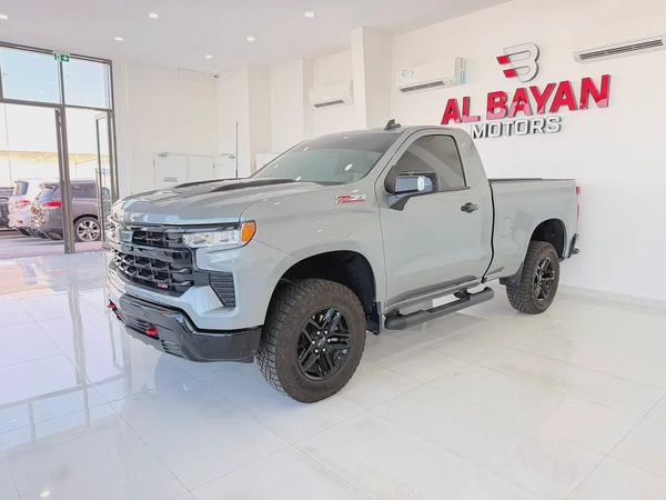 رنج روفر فوج HSE P530 V8 ابيض / ماروني 2022 خليجي