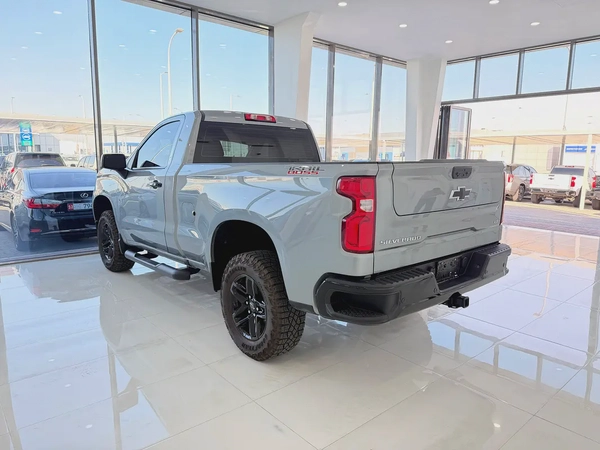 رنج روفر فوج HSE P530 V8 ابيض / ماروني 2022 خليجي