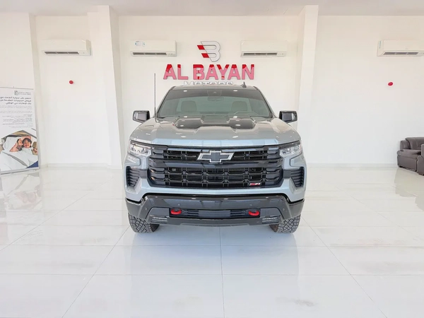 رنج روفر فوج HSE P530 V8 ابيض / ماروني 2022 خليجي