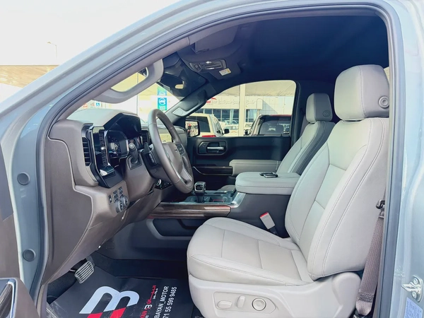 رنج روفر فوج HSE P530 V8 ابيض / ماروني 2022 خليجي