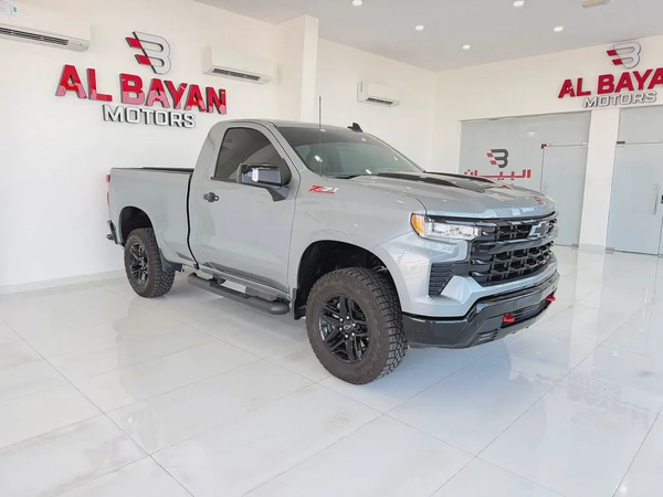 رنج روفر فوج HSE P530 V8 ابيض / ماروني 2022 خليجي