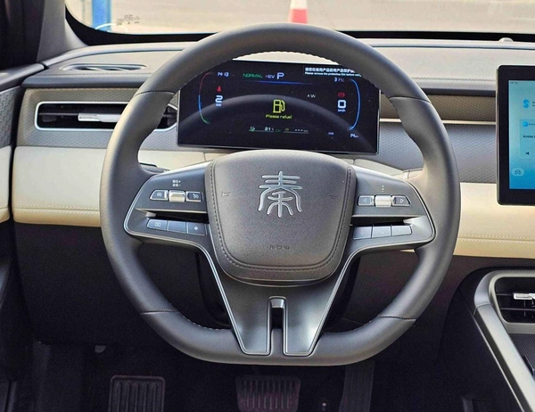 BYD QIN PLUS DMI 55 KM PLUG IN HYBRID / 1.5L PETROL V4 / DVD+CAMERA (CODE # QINPDMI)