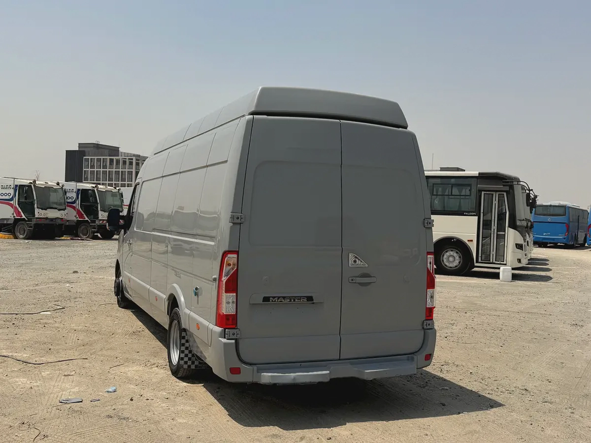 Renault Master 2021 2.3T Panel Van L4H3 - GCC Specs - Excellent Condition-6-6