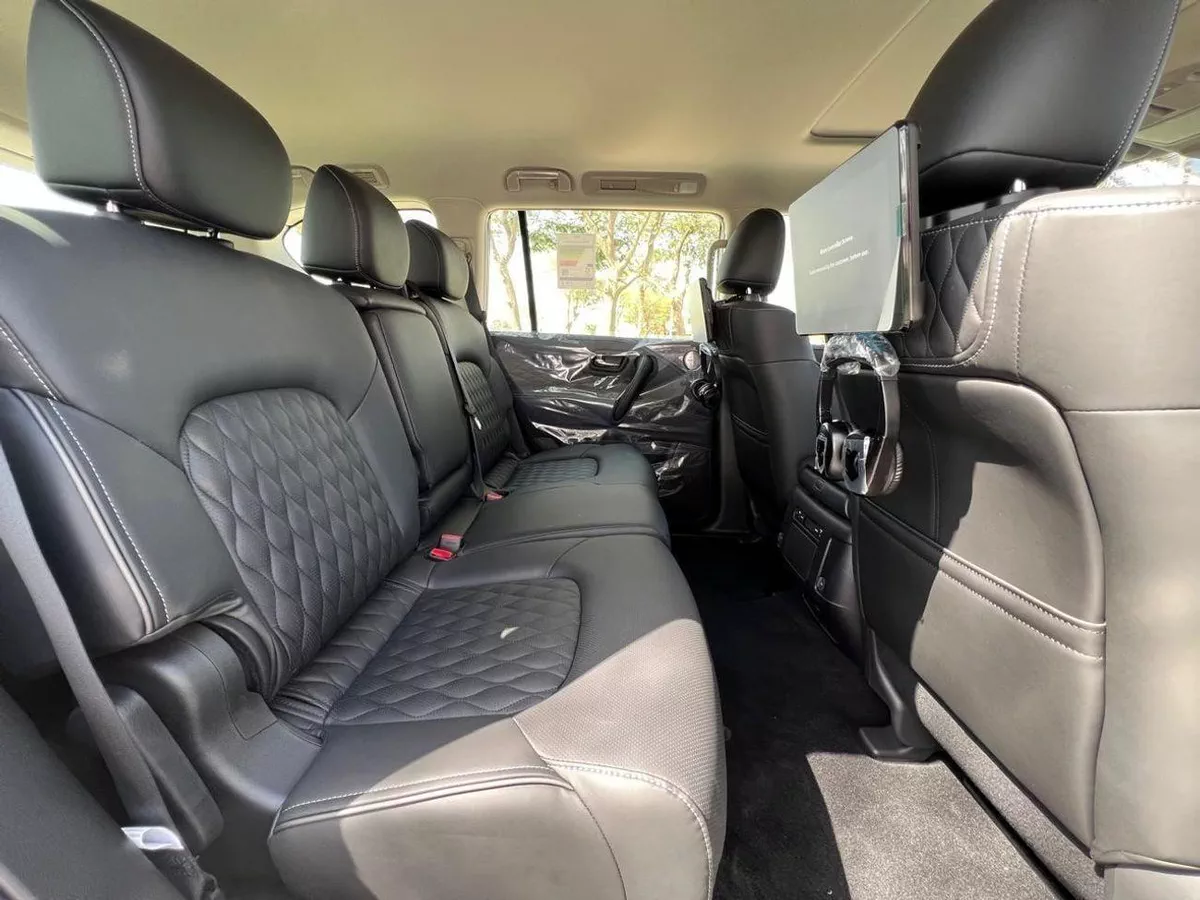 Infiniti QX80 LUXE SENSORY PROACTIVE Luxury 5.6L-10-0