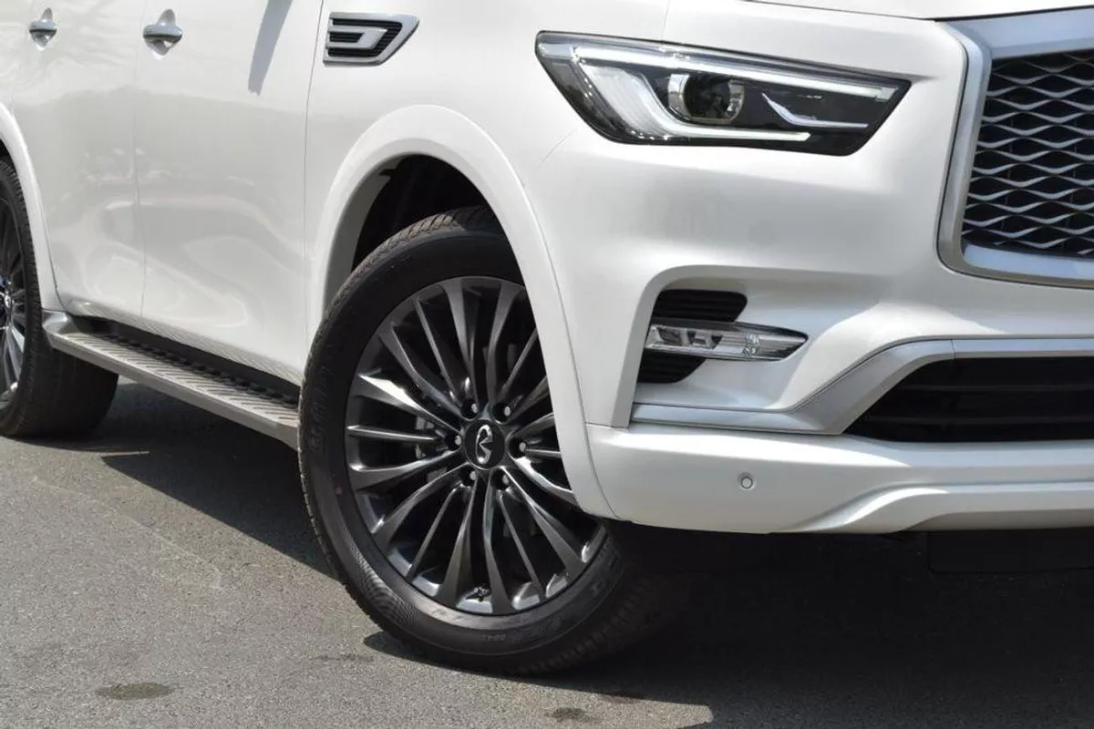 Infiniti QX80 LUXE SENSORY PROACTIVE Luxury 5.6L-6-0