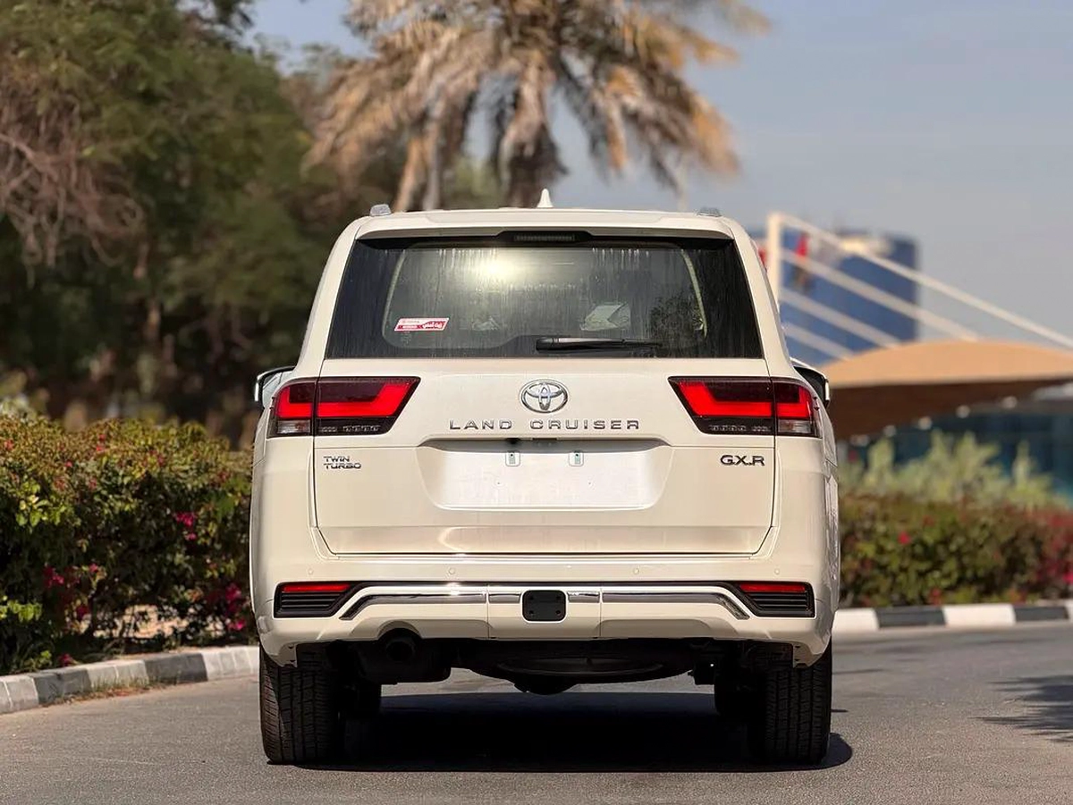 Toyota Land Cruiser GXR-6-6