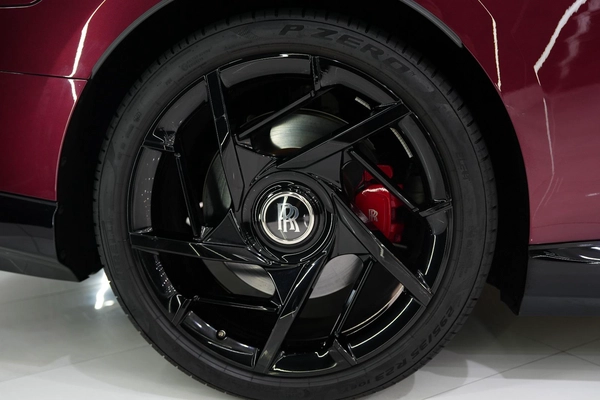 Rolls-Royce Spectre Black Badge 2025