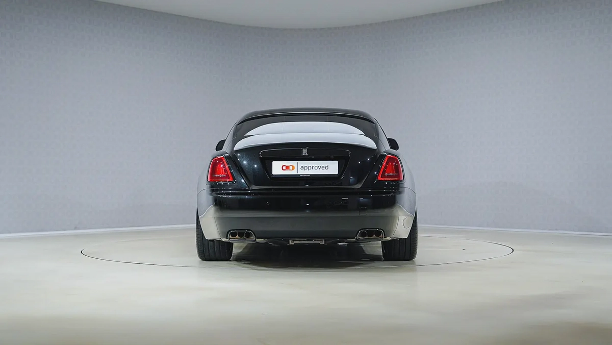 UAEs Very Best Example | Wraith Black Badge | Super Low KM | GCC | 4 Button-8-8