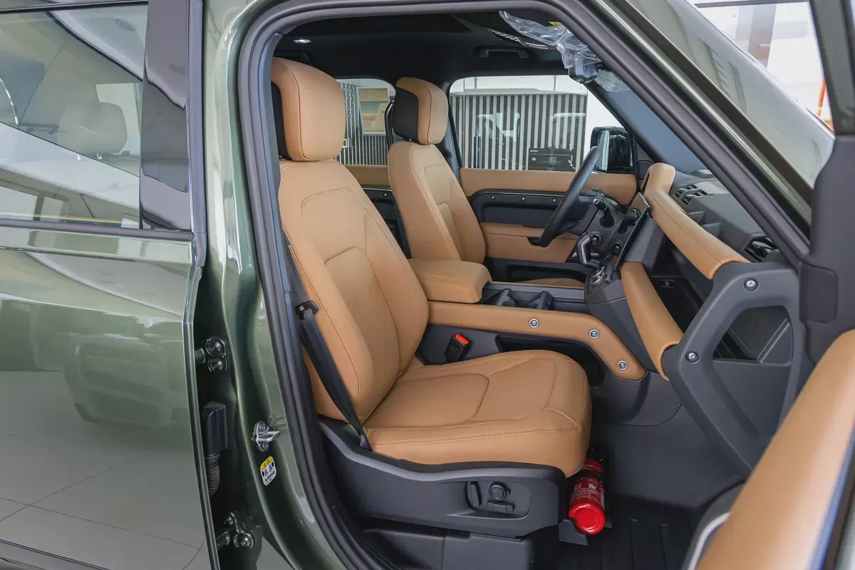 Land Rover Defender | 110 X-Dynamic HSE P400 | GCC Specs | 2026 (Export)-15-15